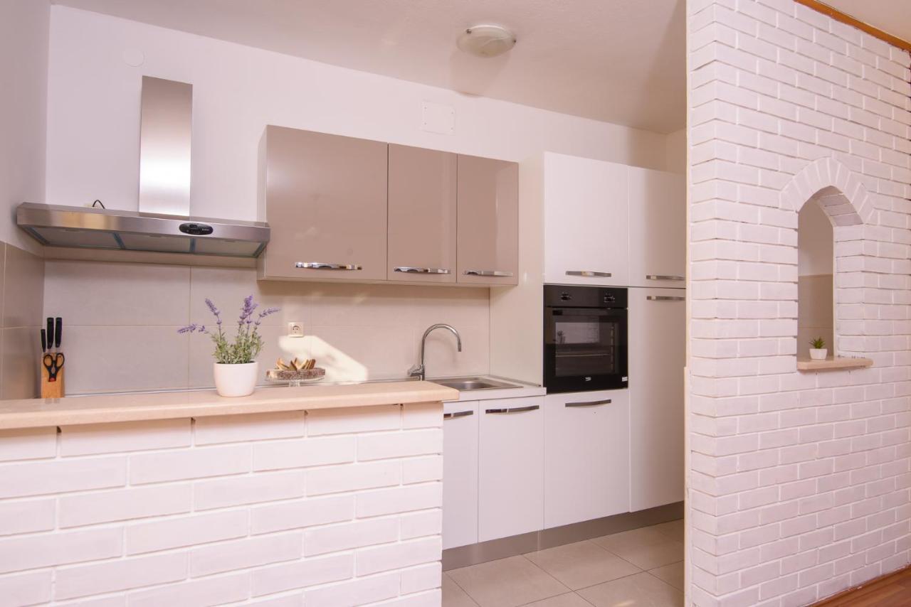 Apartmen Karmen 2 تروغير المظهر الخارجي الصورة