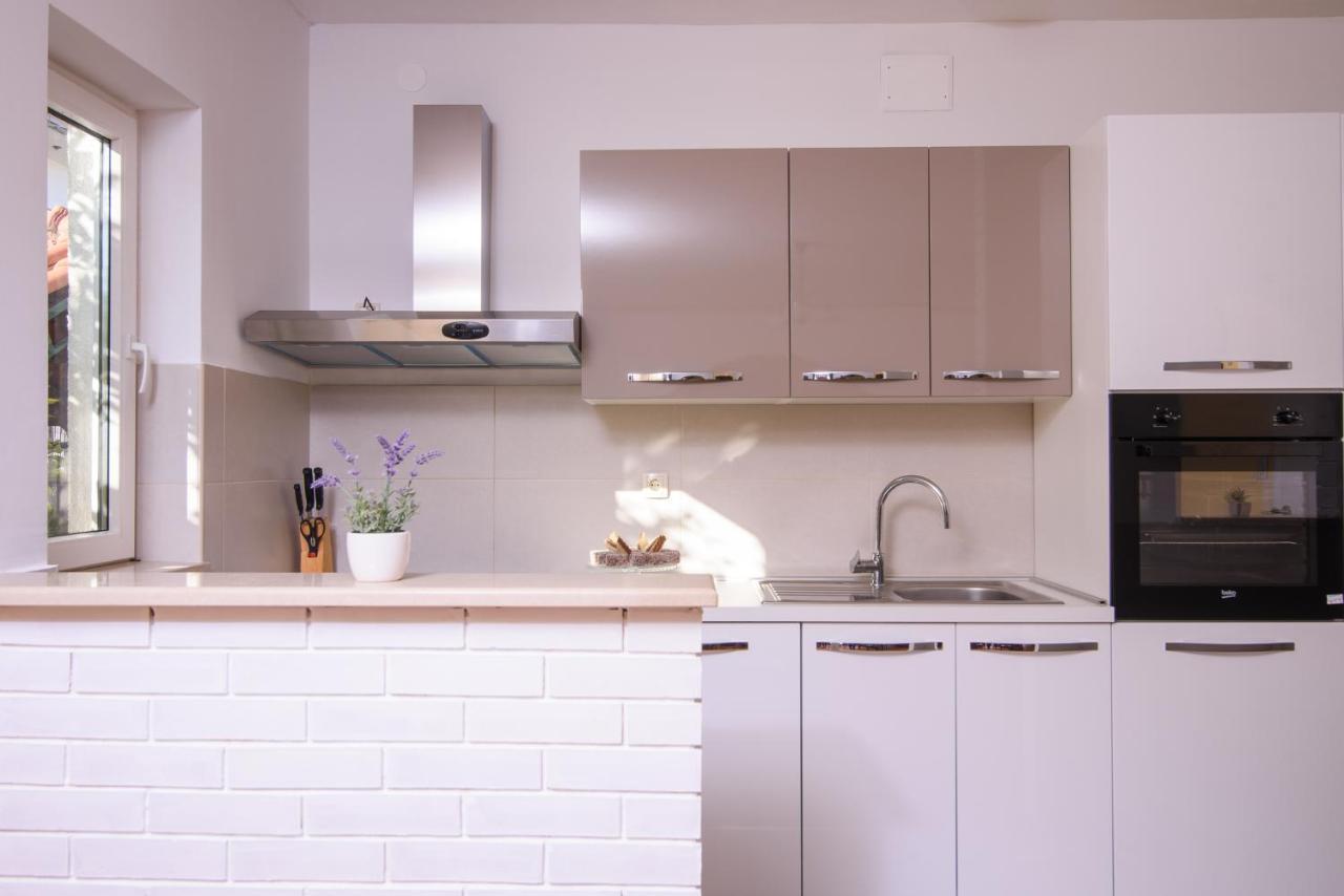 Apartmen Karmen 2 تروغير المظهر الخارجي الصورة