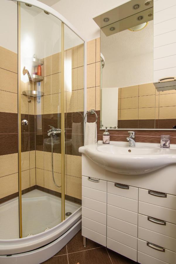 Apartmen Karmen 2 تروغير المظهر الخارجي الصورة
